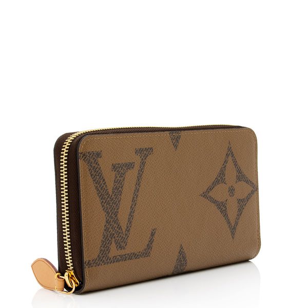 Louis-Vuitton Monogram Giant Reverse Zippy Long Wallet