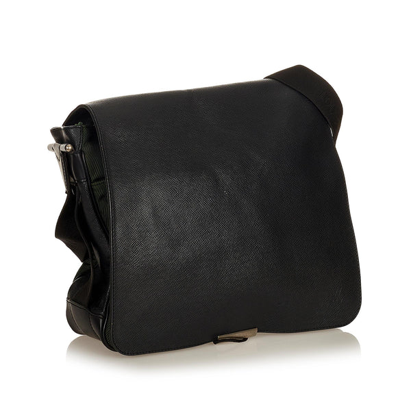 Shop for Louis Vuitton Burgundy Taiga Leather Viktor Messenger Bag