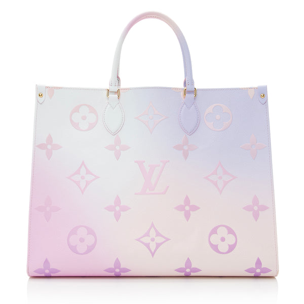 Louis Vuitton Giant Monogram Canvas Onthego GM Tote (SHF-wbWg5r) – LuxeDH