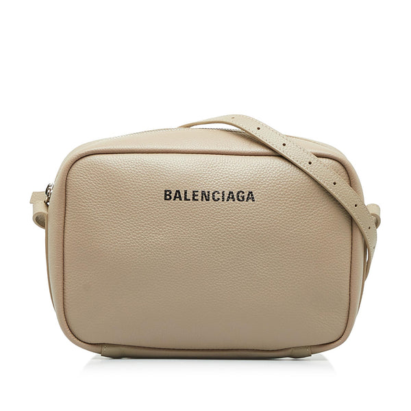 Balenciaga Medium Everyday Camera Bag (SHG-JDZMjW)