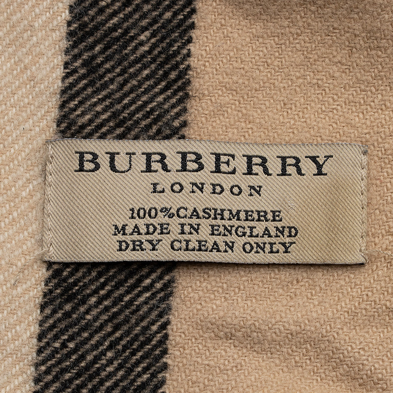100% Authentic Burberry Cashmere Scarf. Nee With Tag