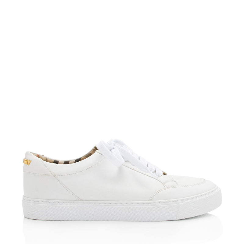 Burberry Leather Salmond Sneakers - Size 7.5 / 37.5 (SHF-ndax0p)