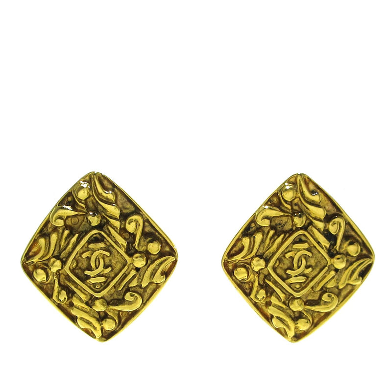 Chanel Arabesque Clip On Earrings (SHG-XKpMkM)