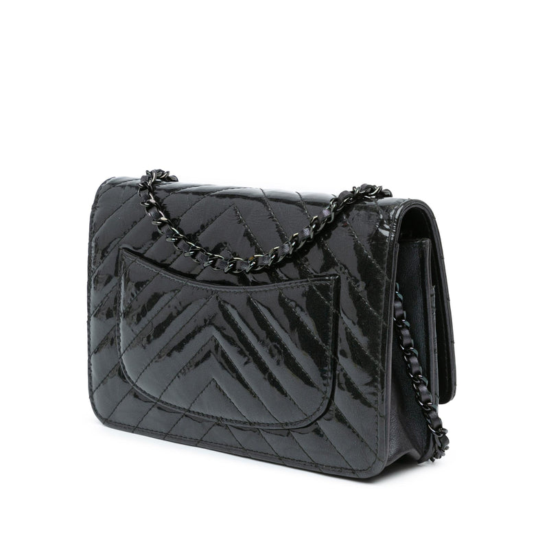 Chanel CC Chevron Quilted Crumpled Calfskin Wallet On Chain (SHG-fV0SOB)