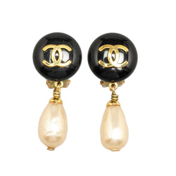 Chanel CC Dangling Faux Pearl Clip on Earrings (SHG-xVB7Y6)