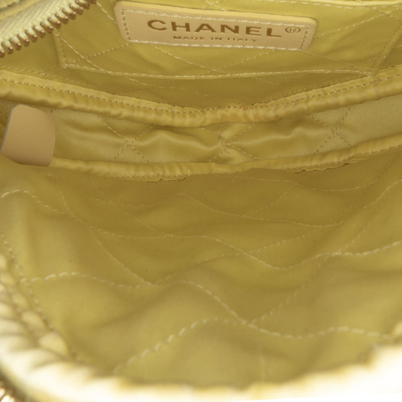 Chanel CC Lambskin Diamond Clutch with Chain (SHG-I7p00r)