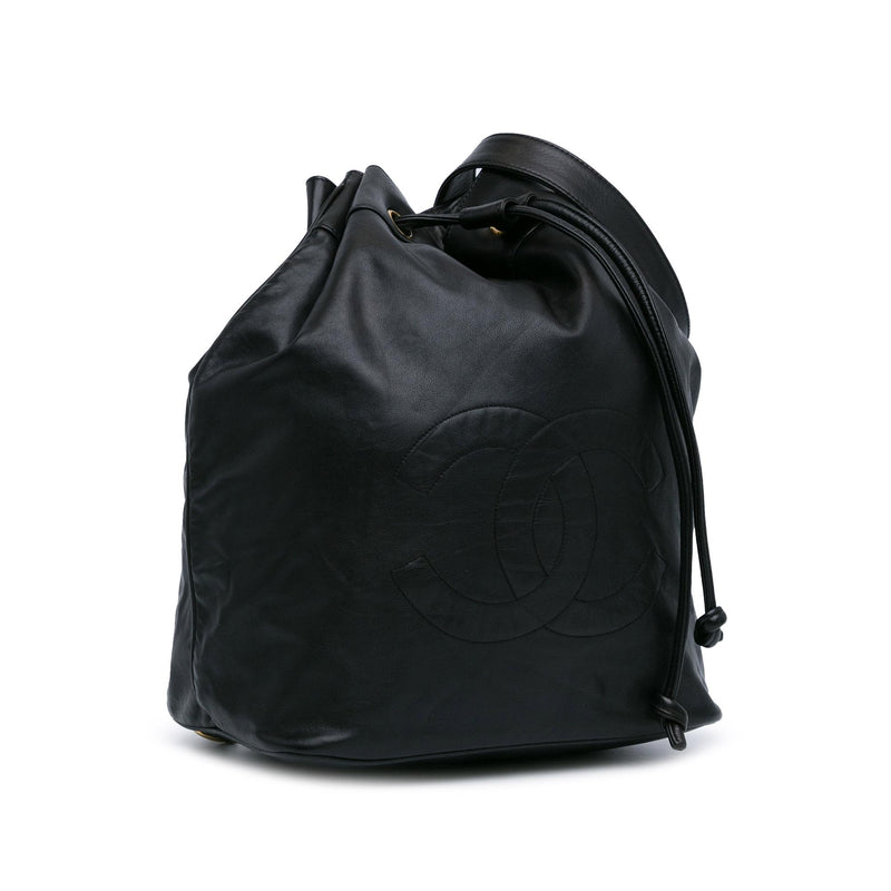 Chanel CC Lambskin Drawstring Sling Backpack (SHG-SPiSxt)