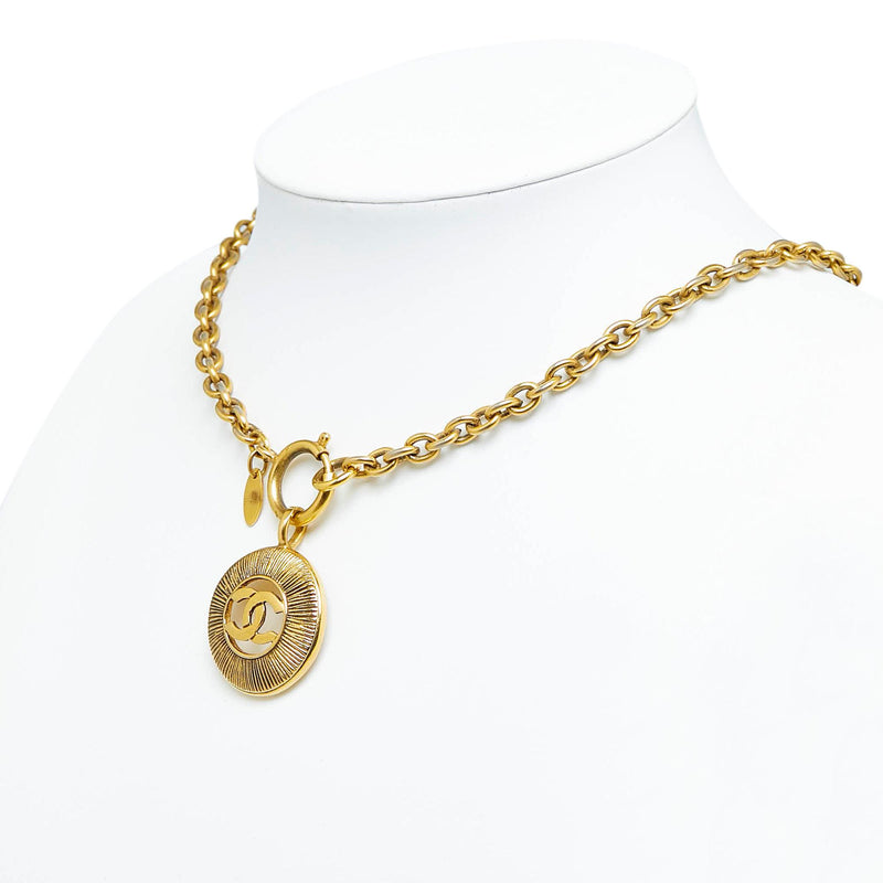 Chanel Clover Necklace (SHG-30145) – LuxeDH