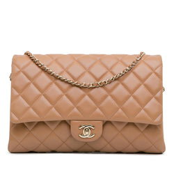 Chanel CC Quilted Lambskin Clutch With Chain (SHG-1pgPyi)