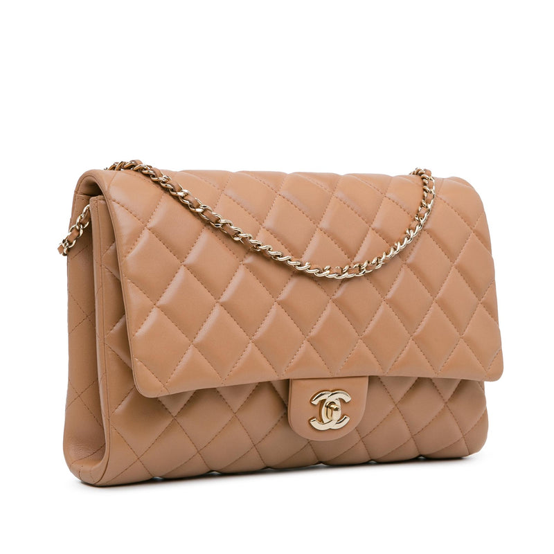 Chanel CC Quilted Lambskin Clutch With Chain (SHG-1pgPyi)