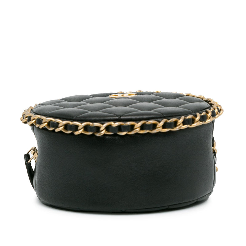 Chanel CC Quilted Lambskin Round Chain Around Clutch With Chain (SHG-BsgawS)