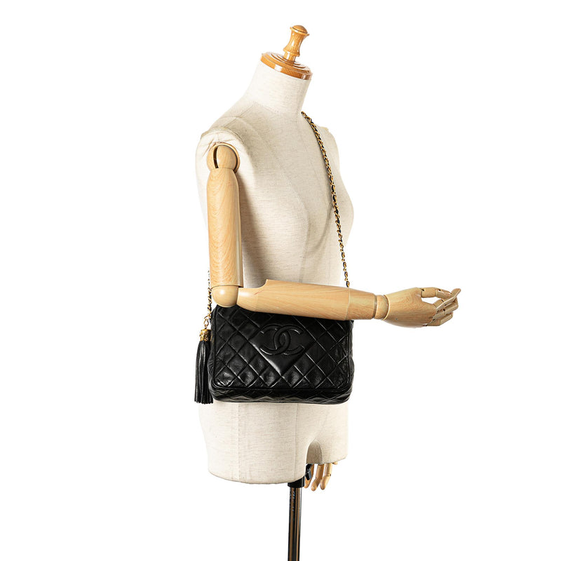 Chanel CC Quilted Lambskin Tassel Camera Bag (SHG-TAMQsK)