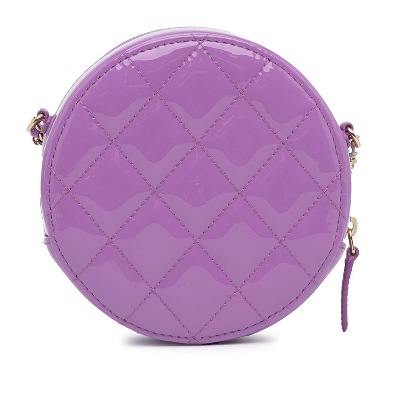 Chanel CC Quilted Patent Round Clutch With Chain (SHG-g7ORNQ)