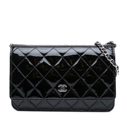 Chanel CC Quilted Patent Wallet On Chain (SHG-u1EQdo)