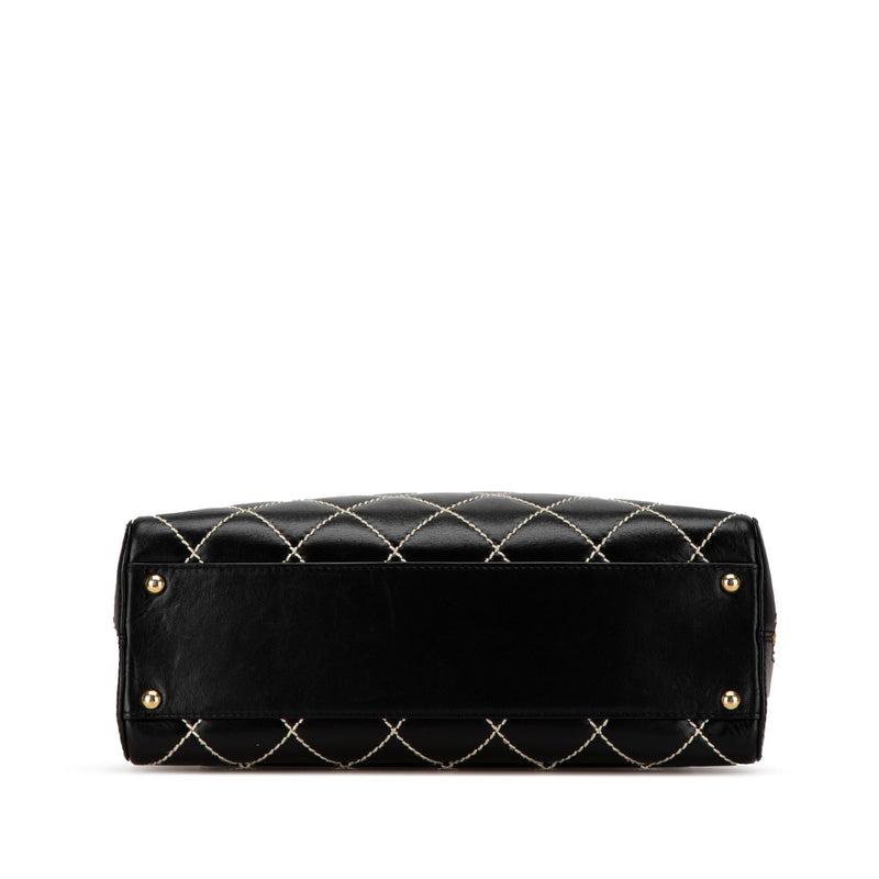 Chanel CC Wild Stitch Lambskin Handbag (SHG-4xK9Cn)