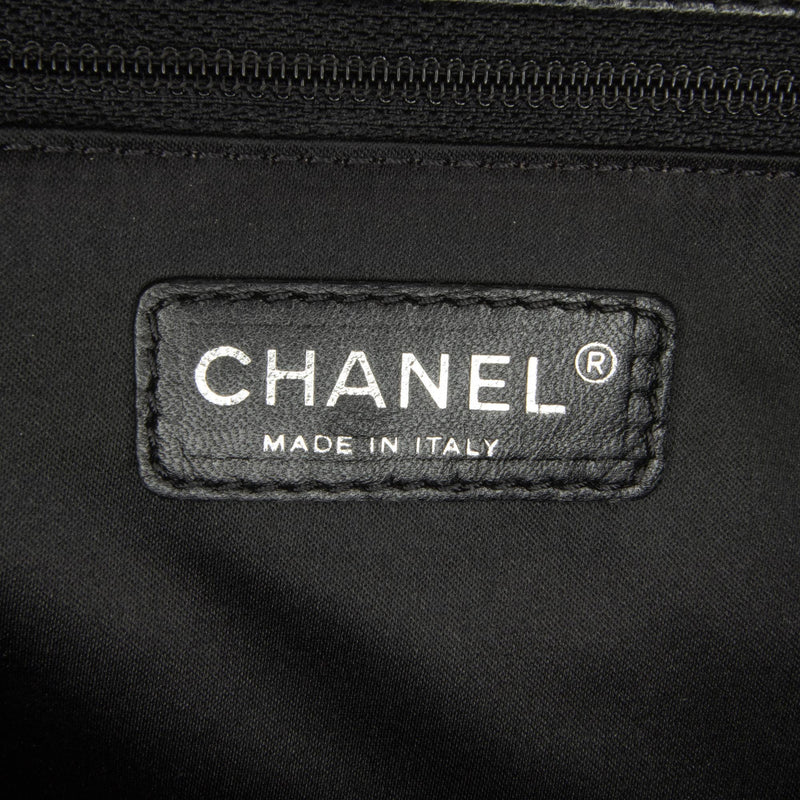 Chanel Caviar Grand Shopping Tote (SHG-BebAyS)