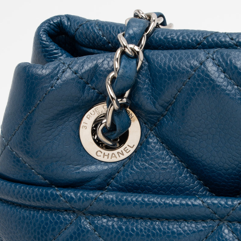 Chanel Caviar Leather CC Timeless Medium Shoulder Bag (SHF-u1RyRl)