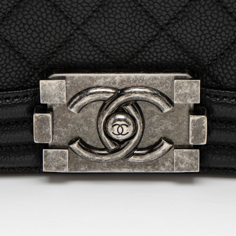 Chanel Caviar Leather Old Medium Boy Bag (SHF-wXFTmr)