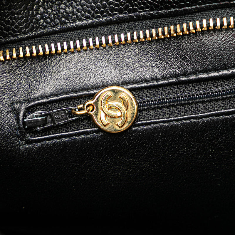 Chanel Caviar Medallion Tote (SHG-y2ND77)