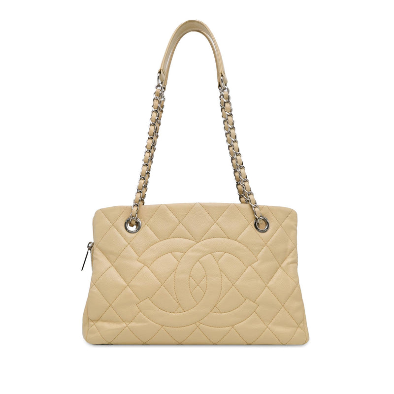 Chanel Caviar Timeless CC Soft Shopper Tote (SHG-ZZMmWs)