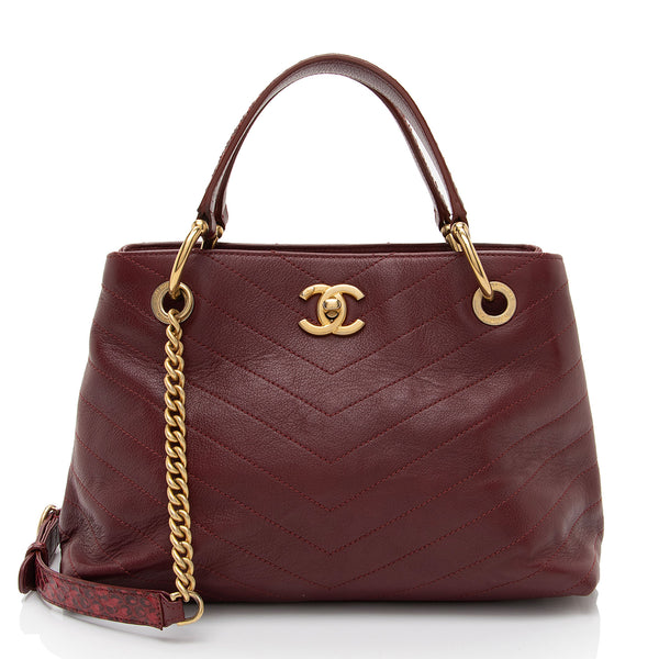 Chanel Chevron Calfskin Python Chic Small Shopping Tote (SHF-9e1Tb9)