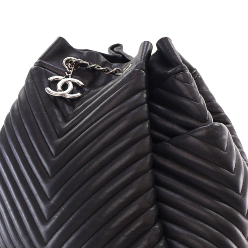 Chanel Chevron Calfskin Urban Spirit Bucket Bag (SHG-Fev4j8)