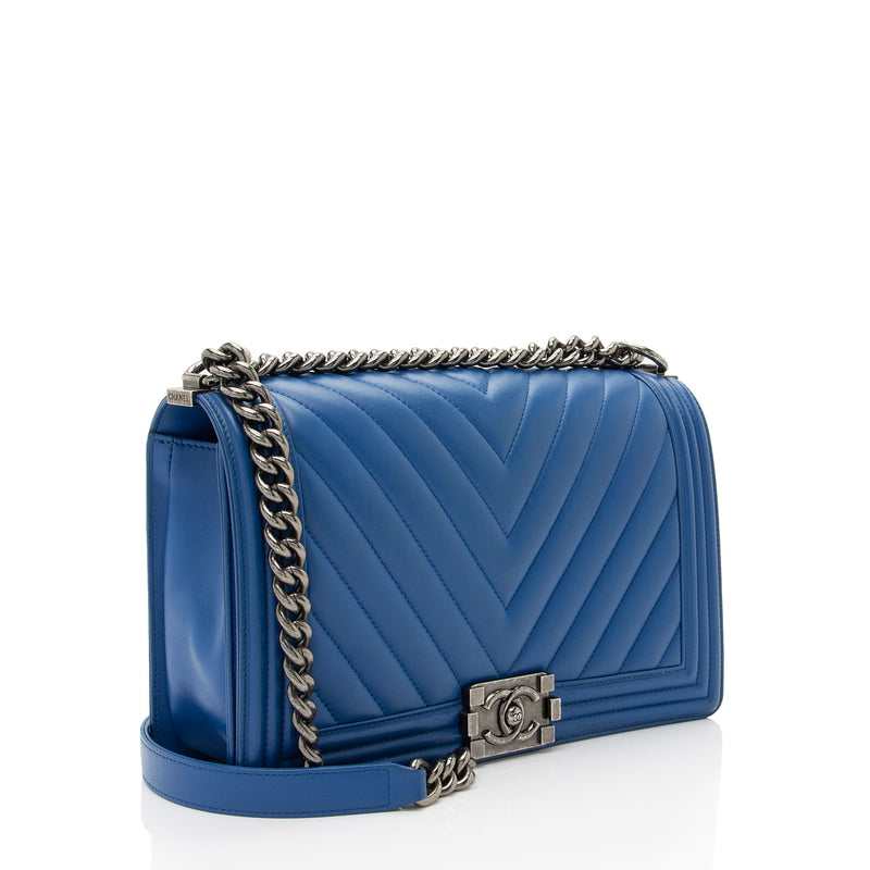 Chanel Chevron Lambskin New Medium Boy Bag (SHF-LBsLUP)