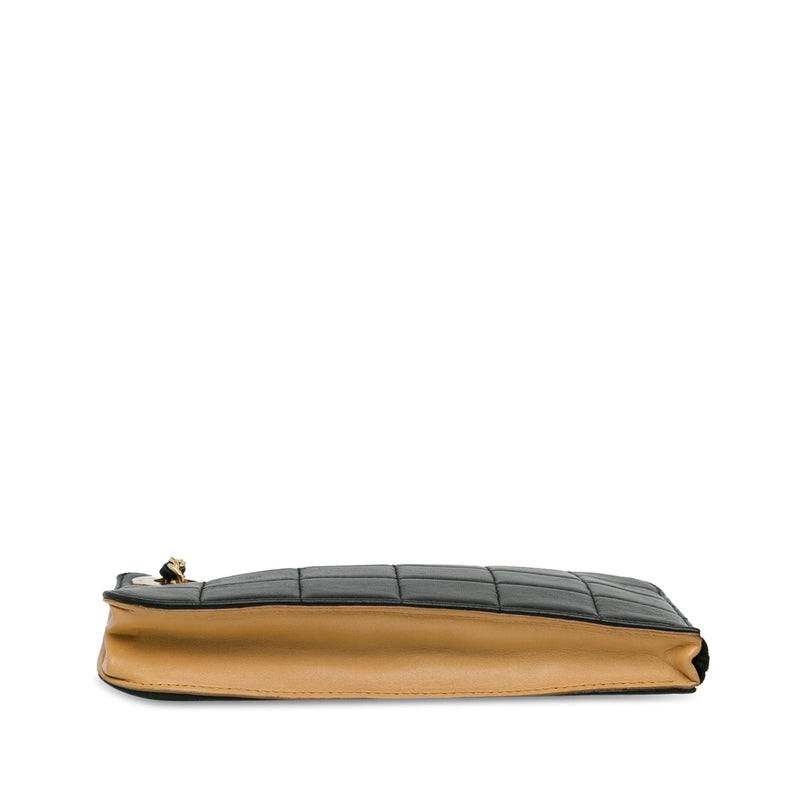 Chanel Choco Bar Lambskin Clutch (SHG-h7Hkni)