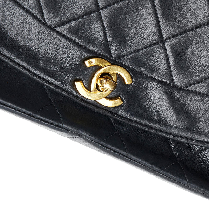 Chanel Diana Flap Crossbody Bag (SHG-hoYABn) – LuxeDH