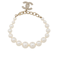 Chanel Faux Pearl Crystal CC Bracelet (SHF-cQxYOA)