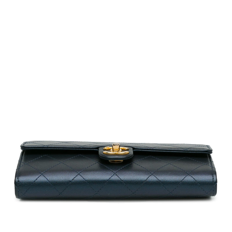 Chanel Goatskin Chic Pearls Clutch With Chain (SHG-gHnbwe)