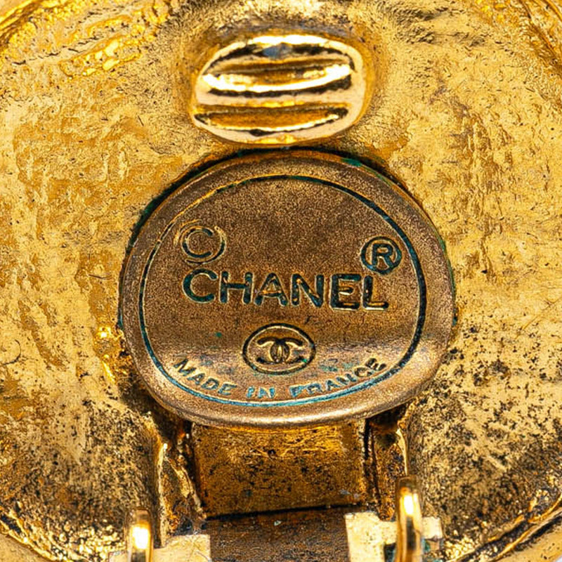 Chanel Gold Plated CC Clip On Earrings (SHG-utiBRw)