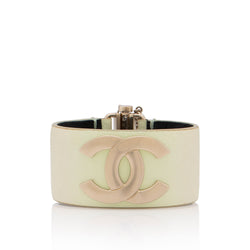 Chanel Iridescent Calfskin CC Hinged Bracelet (SHF-V2DnGm)