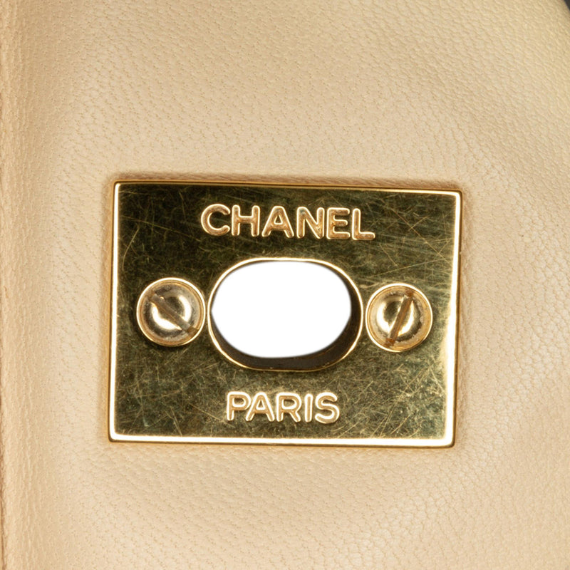 Chanel Jumbo Classic Lambskin Double Flap (SHG-w2q3Kp)