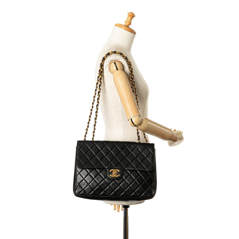 Chanel Jumbo Classic Lambskin Single Flap (SHG-DPt2yY)