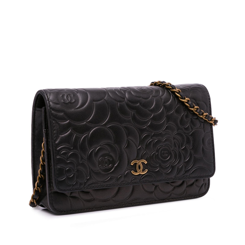 Chanel Lambskin Camellia Wallet On Chain (SHG-uwF0Rj)