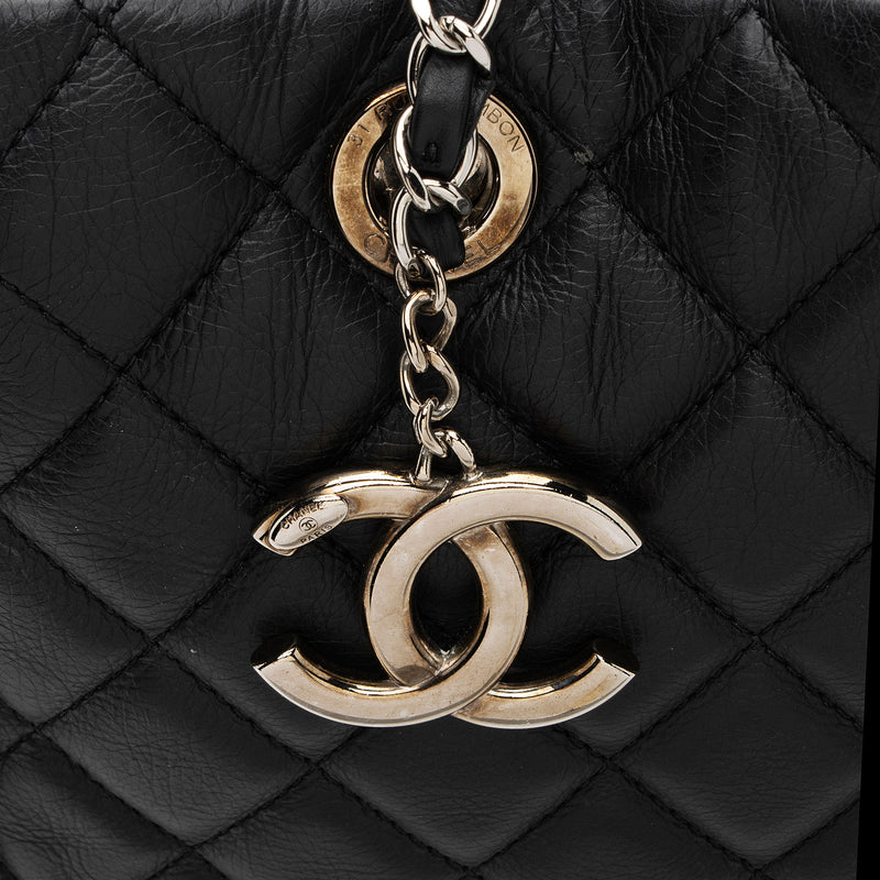 Chanel Lambskin Chic Soft CC Large Shopping Tote SHF PxYWup