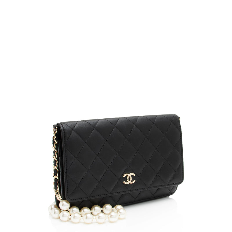 Chanel Lambskin Classic Wallet on Pearl Chain (SHF-UG7p9q)