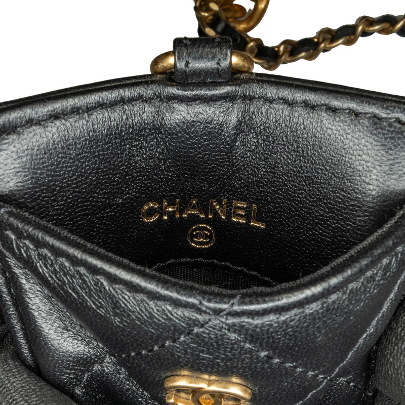 Chanel Lambskin Pearl Crown CC Wristlet Multi Pouches (SHG-CYcxUW)