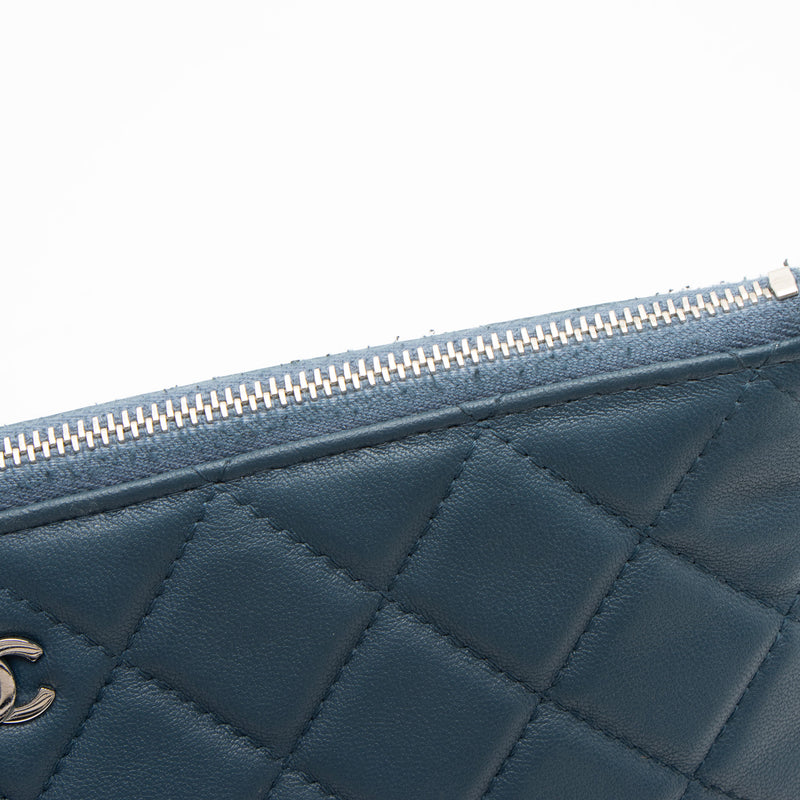 Chanel Lambskin Medium O-Case (SHF-MmekEe)