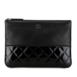 Chanel Lambskin and Quilted Patent O Case Clutch (SHG-nuBGKM)