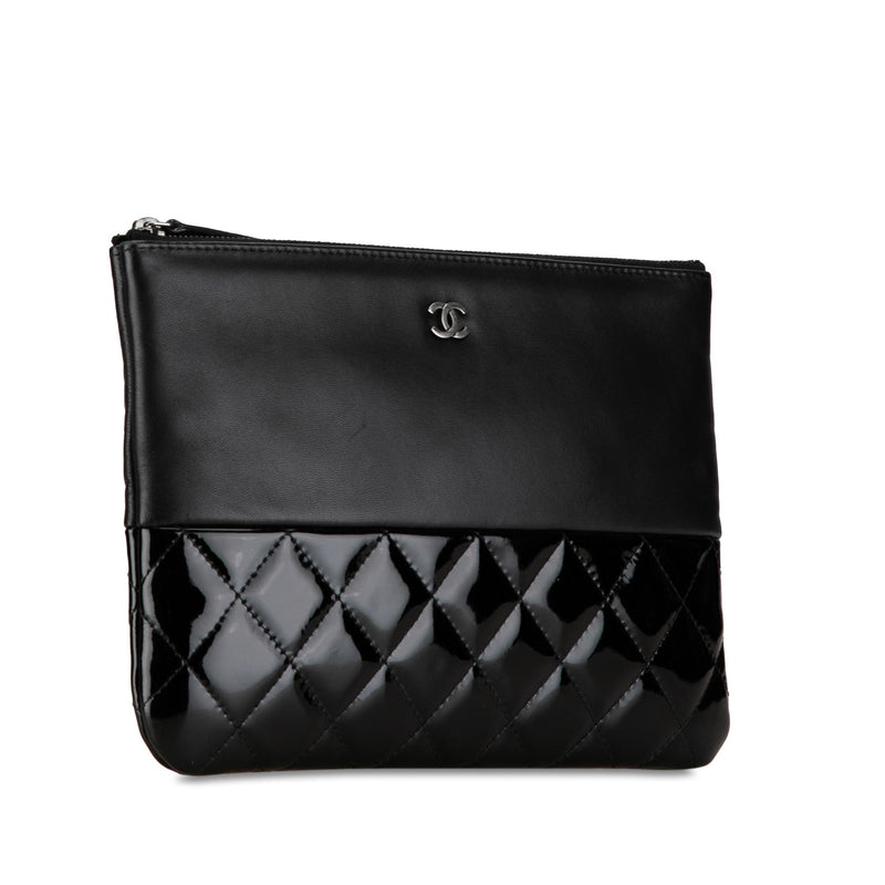 Chanel Lambskin and Quilted Patent O Case Clutch (SHG-nuBGKM)