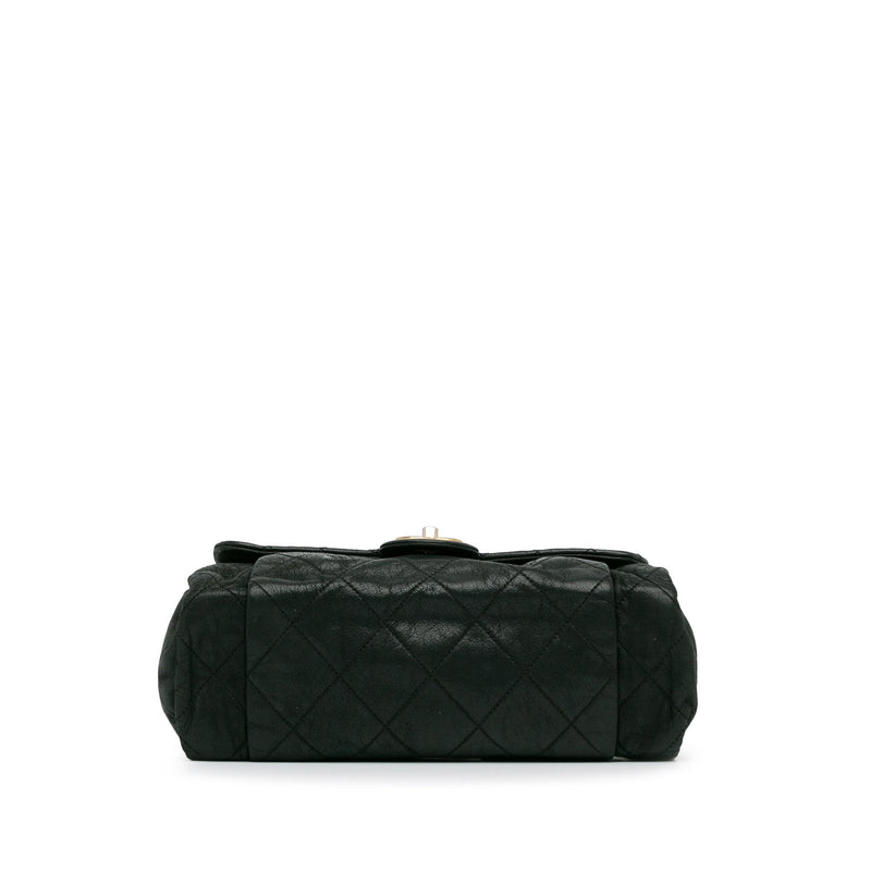 Chanel Large Aged Calfskin Chic Quilt Flap (SHG-qmJwT4)