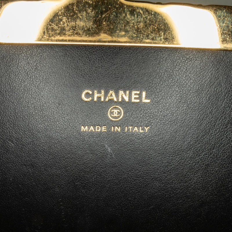 Chanel Large Glazed Goatskin Box With Chain (SHG-QolUGP)