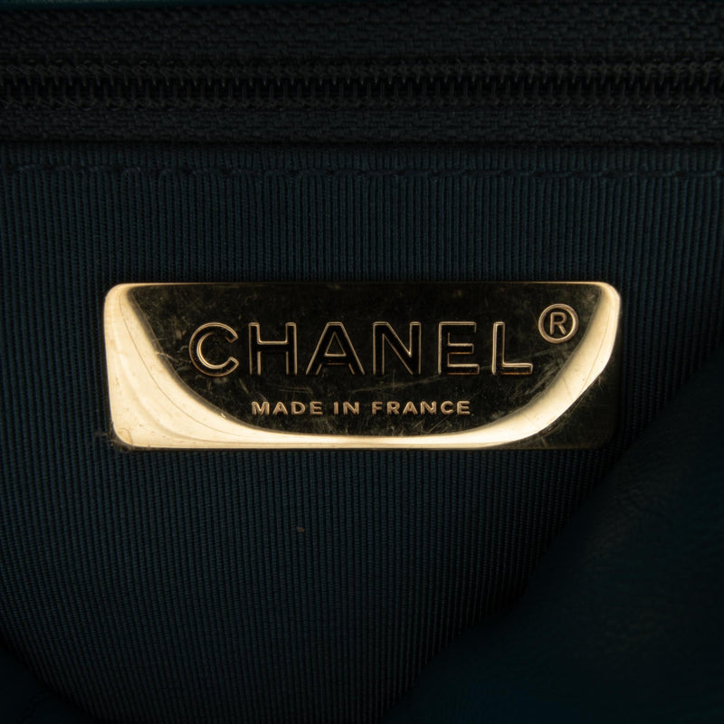 Chanel Large Lambskin 19 Flap (SHG-olIAoj)