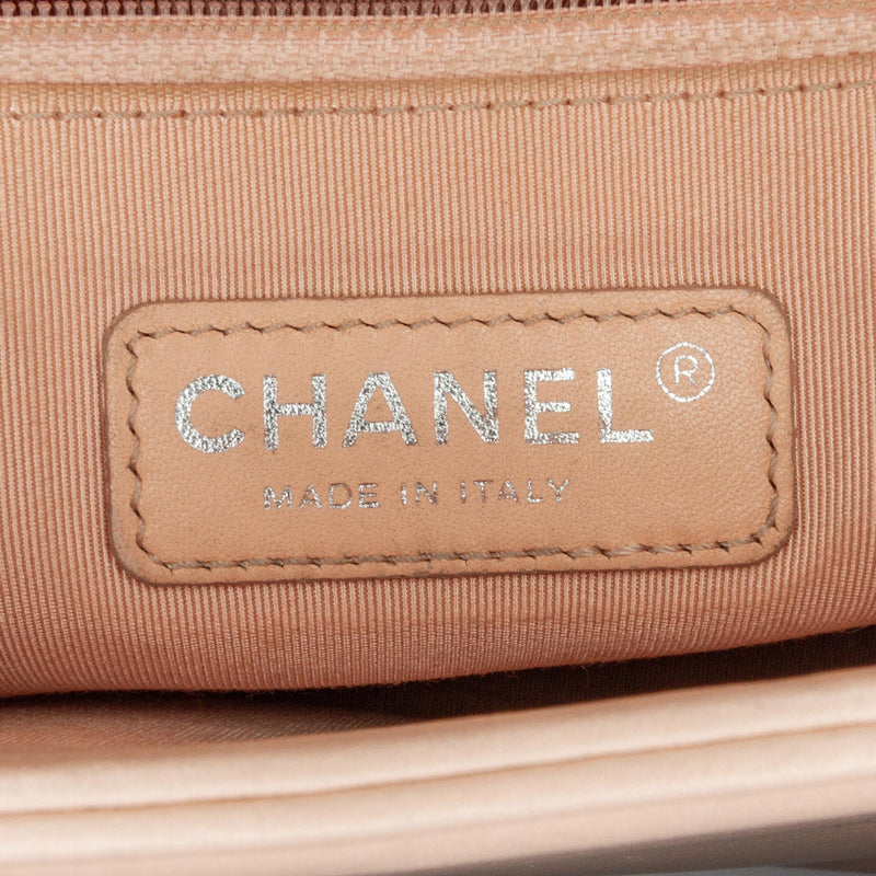 Chanel Large Lambskin Boy Bag (SHG-YhpJTh)