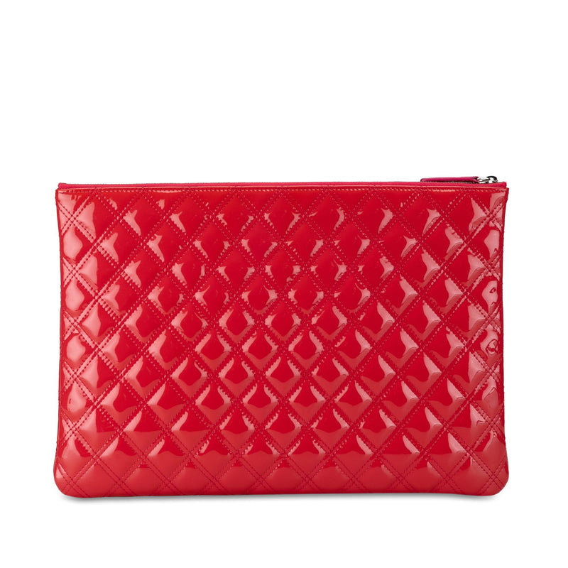 Chanel Large Quilted Patent Leather O Case Clutch (SHG-5Pt1t3)