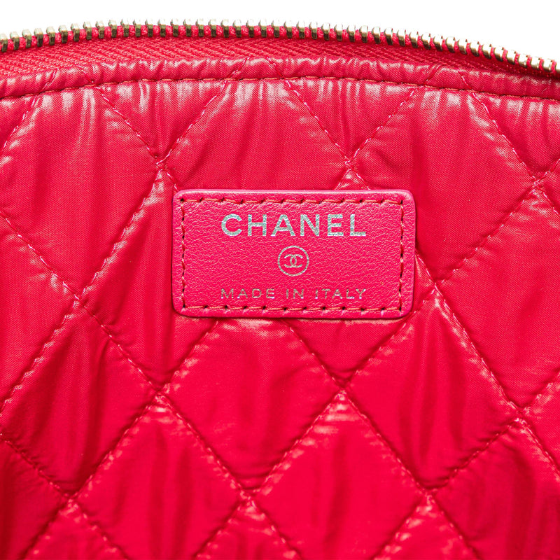 Chanel Large Quilted Patent Leather O Case Clutch (SHG-5Pt1t3)