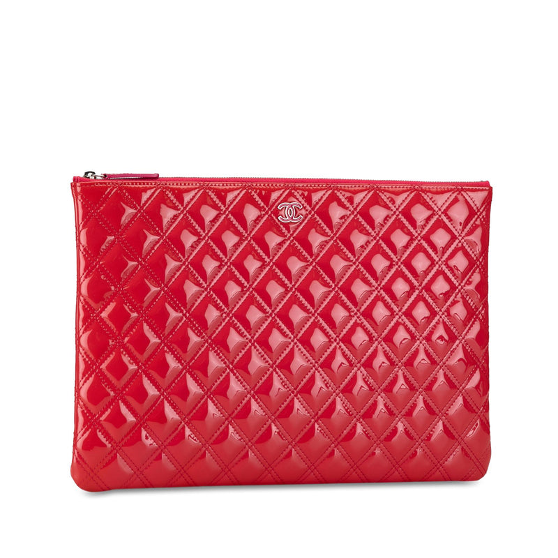 Chanel Large Quilted Patent Leather O Case Clutch (SHG-5Pt1t3)