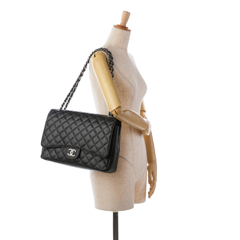 Chanel Maxi Classic Caviar Double Flap (SHG-UssHab)